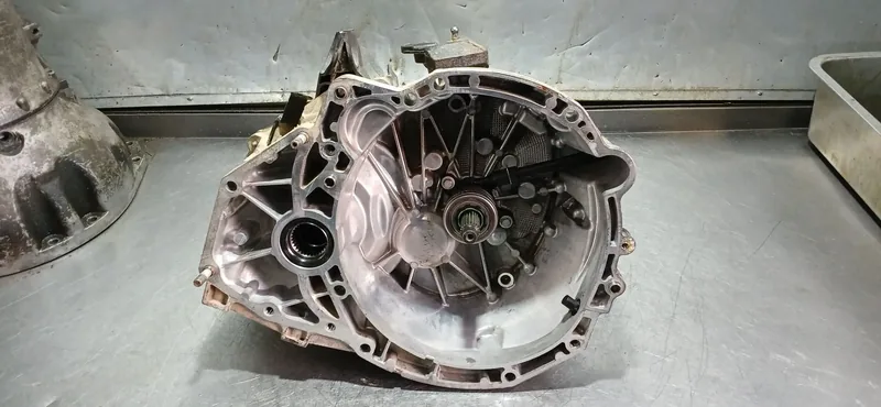 МКПП Renault Duster со стороны сцепления